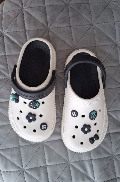 Продам нові .   .