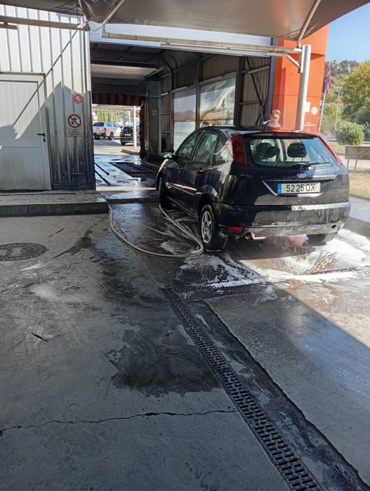 Ford focus preto 5 lugares a gasóleo