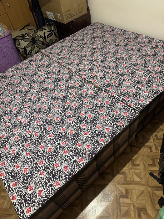 Кровать с матрасом 2м на 1,4 метра