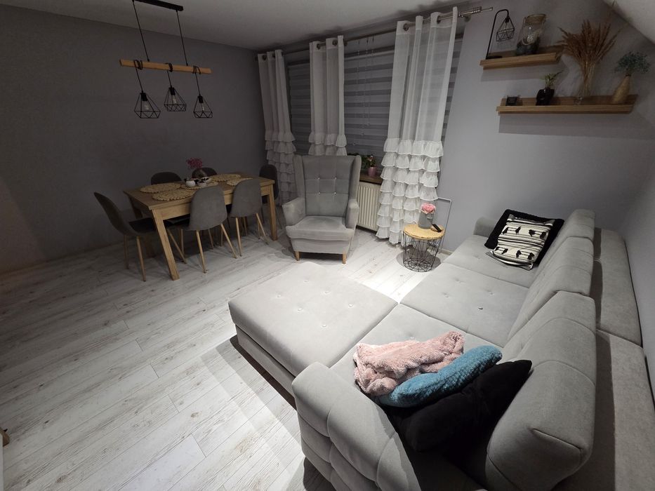 Salon, meble, stół, krzesła, narożnik, sofa, kanapa - MEBLE SALON