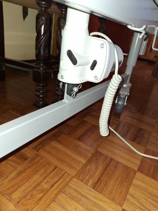 Cama articulada elétrica Invacare