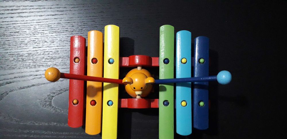 Xilofone em madeira para criança