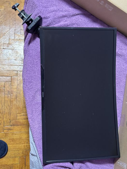 Монитор Samsung 27 дюймов, в хорошем состоянии