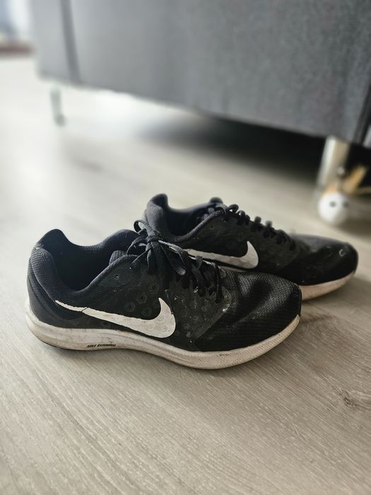 Buty sportowe NIKE