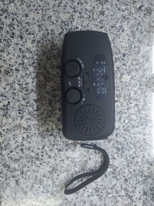 Rádio multifuncional sobrevivência