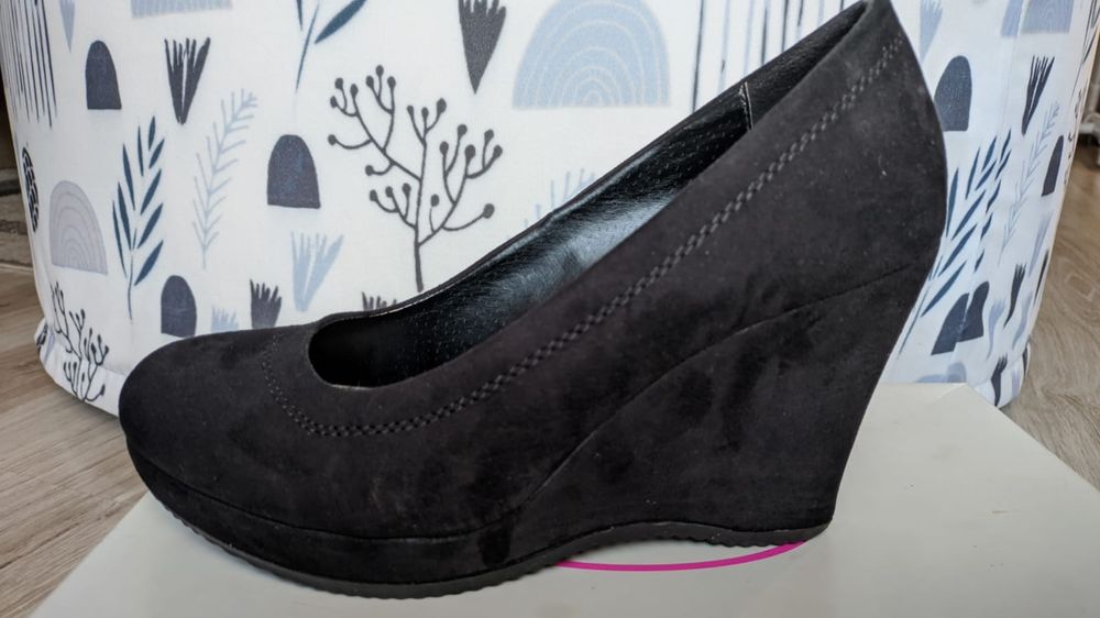 Buty na koturnie