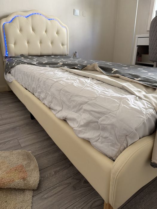 Cama solteito para menina com led nova com colchão