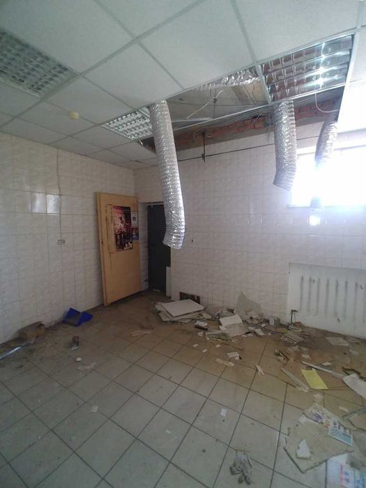 Окрема будівля, Центр.