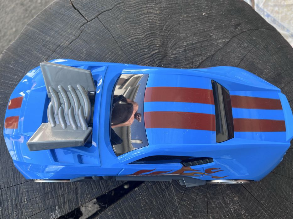 Машинка- гараж хот вилс Hot wheels