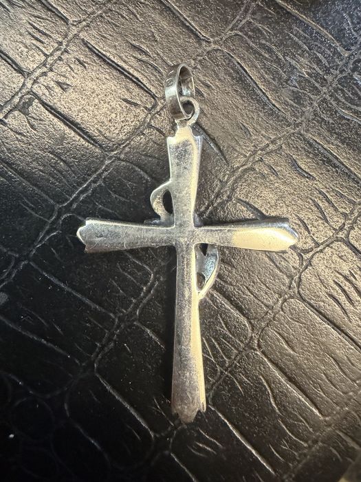 Crucifico de prata com marcassites