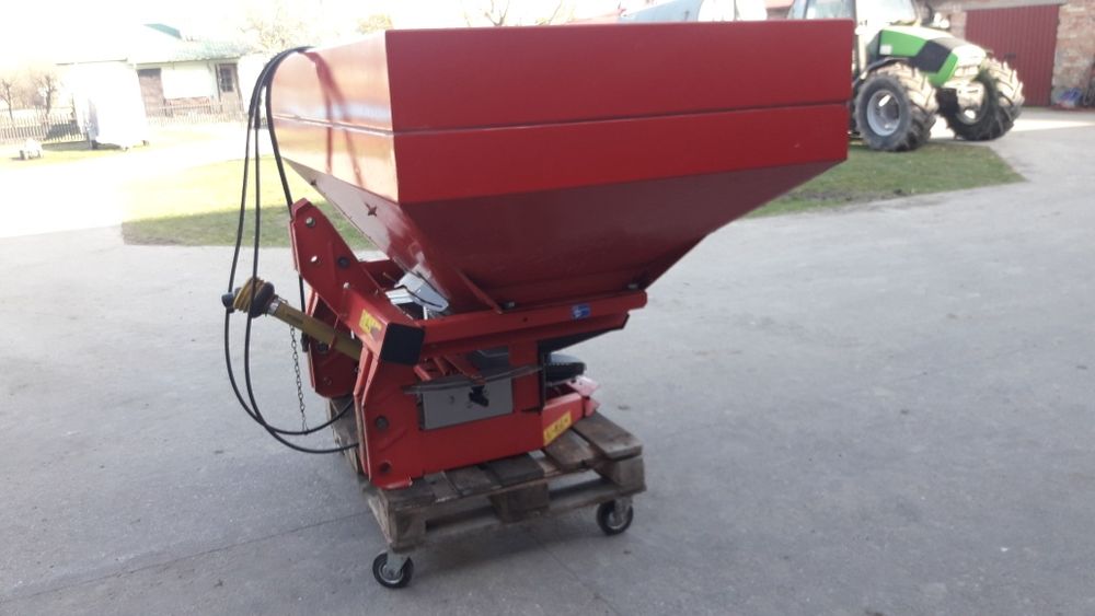 Rozsiewacz kuhn MDS RAUCH 935 amazone