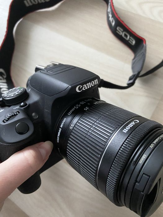 Canon eos 700d i obiektyw 18-55mm