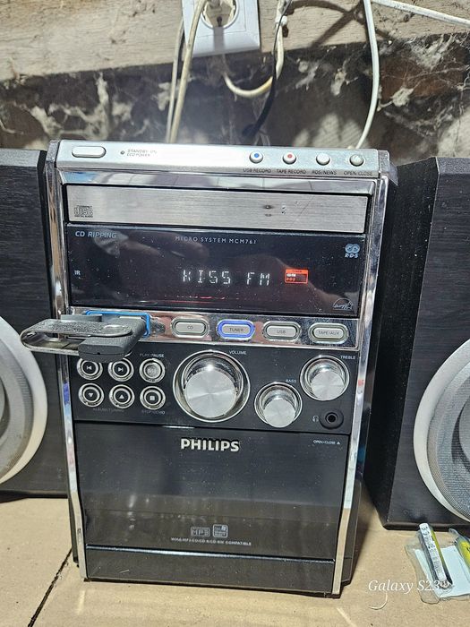 продам музичний центр filips