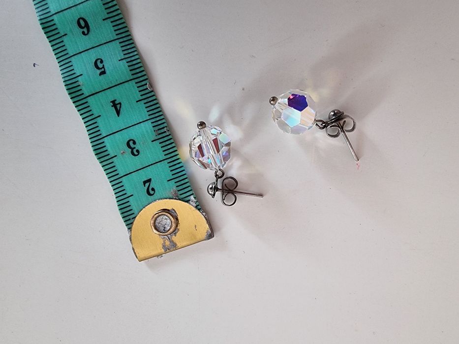 Kolczyki kuleczki, błyszczące, przeźroczyste.