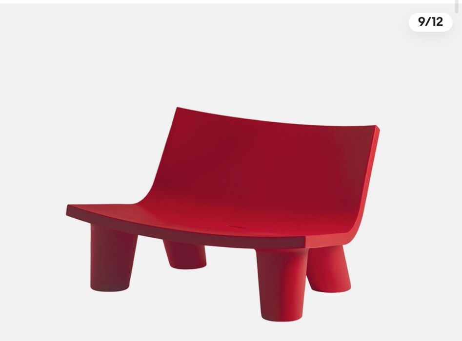 Lawka projektu Paoli Navone z polietylenu