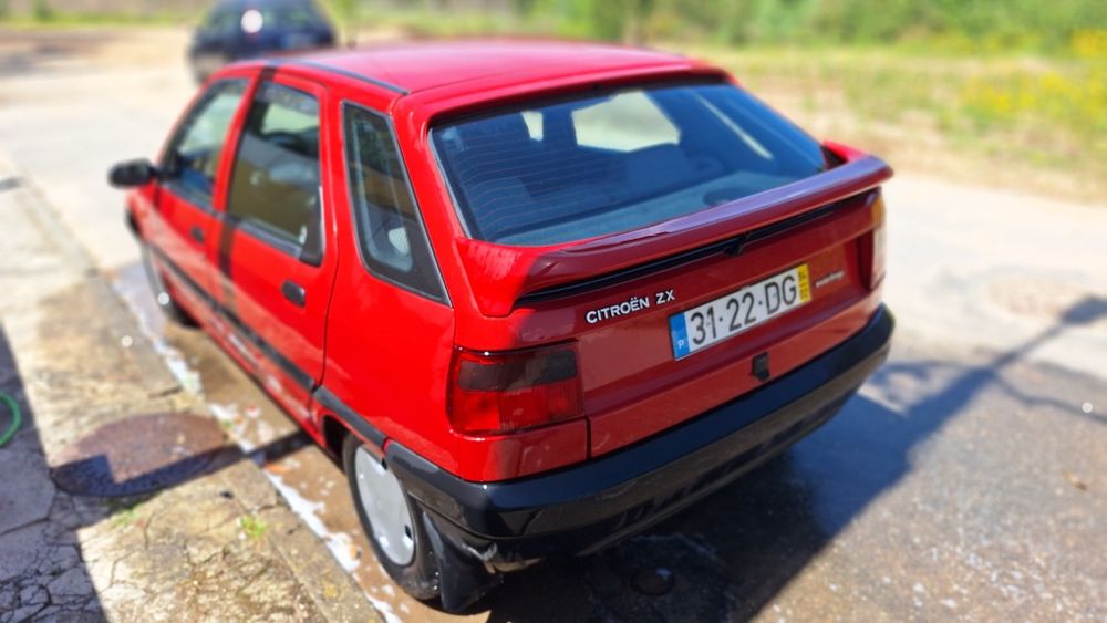 Veículo Citroën ZX em excelente estado