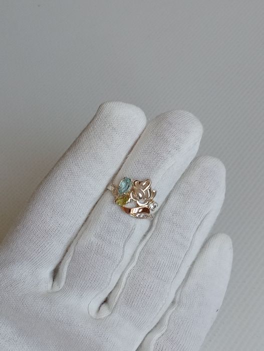 Каблучка зі срібла 925 та з природнім каменем топаз,гранат та  з фіані