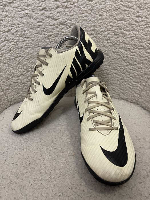 Сороконіжки Бутси футзалки  сороконожки кросівки Nike 40р