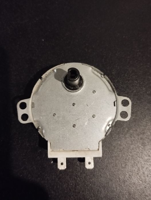 Silniki synchroniczne do talerza mikrofali