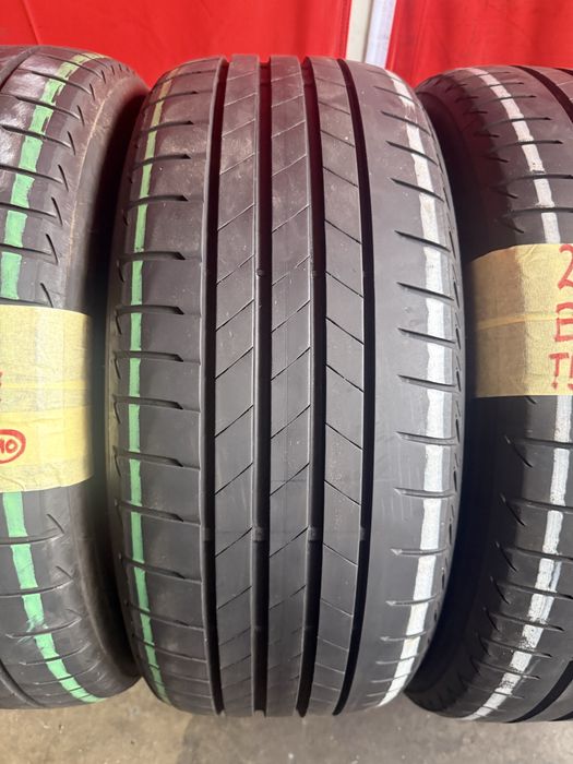 Pneus 225/40/18 + 255/40/18 Bridgestone Todos Iguais Impecaveis