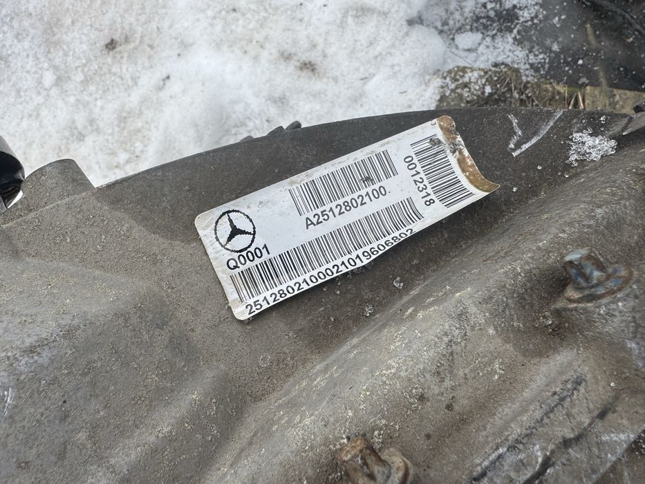 Продам роздатку Мерседес мл 164 оригинал 3.0д