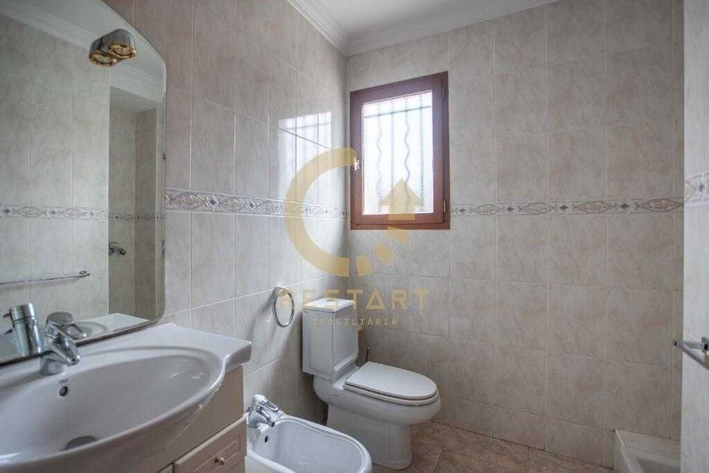 Moradia T3, 3 frentes em Guifões