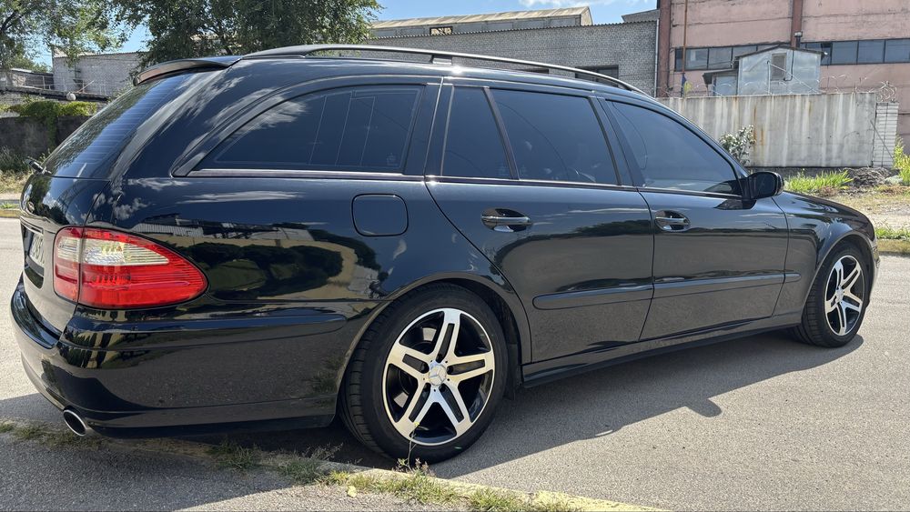 Mercedes-Benz E-Class 2005 VIN WDB2112421A801514 фото оголошення 3 з 8