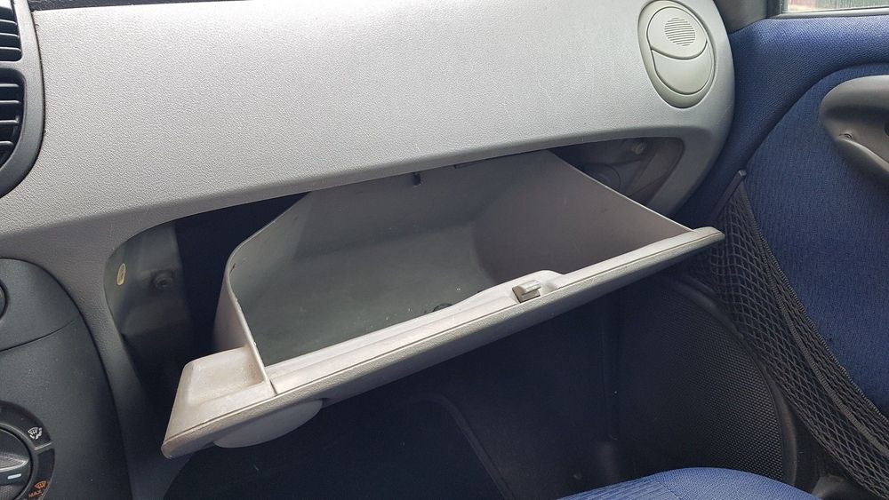 PORTA LUVAS FIAT PUNTO 2001