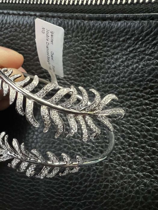 Золотой с бриллиантами браслет Plume De Chanel Bracelet. 750 проба.