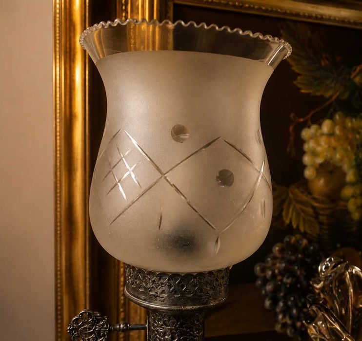 Candeeiro Antigo Decorativo em Porcelana Azul e Metal Trabalhado - anos 50