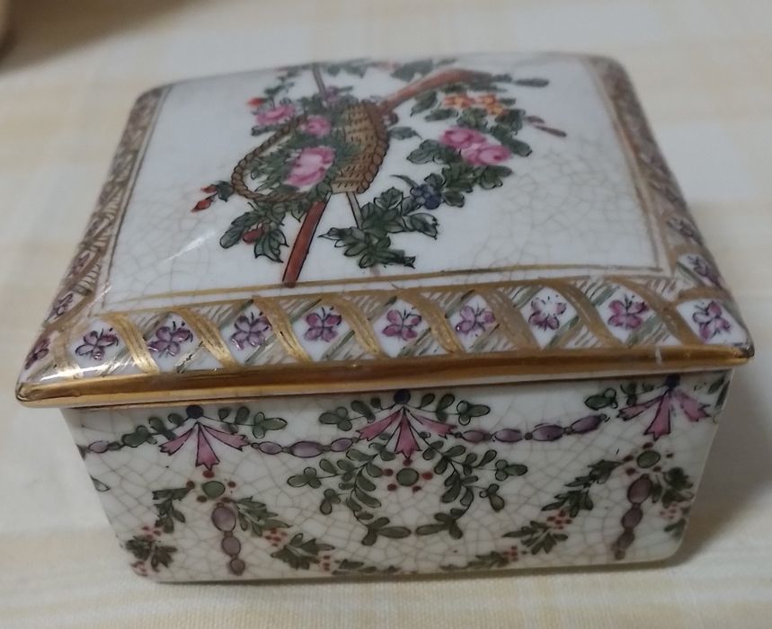 Caixa em porcelana 1897 United Wilson