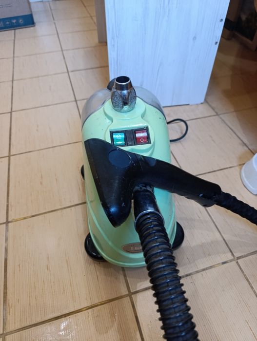 Профессиональный отпариватель. Б/у - в рабочем состоянии.