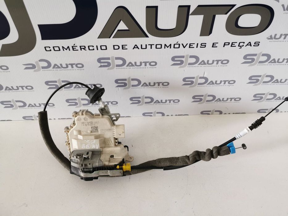 Fecho Porta Frente Direito - Audi A4 (B8)