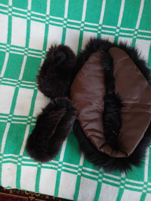 Хутровий воротниик та манжети
