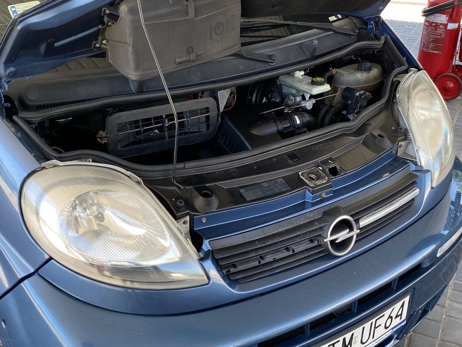 Продам Opel Vivaro 2.5 турбо дизель в идеальном состоянии