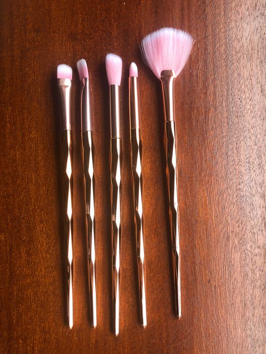 5 New Makeup Brushes64750733639298122