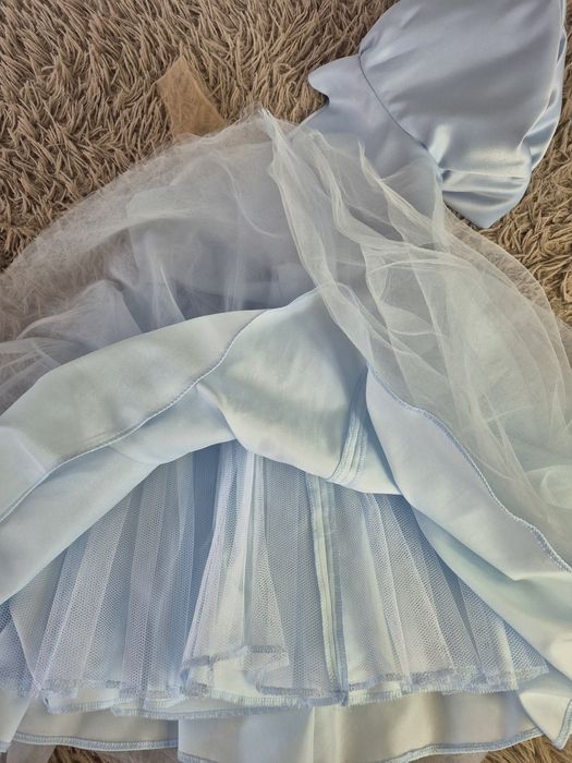 Святкова сукня на дівчинку