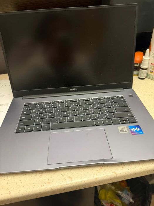 Ноутбук HONOR ( неробочий)