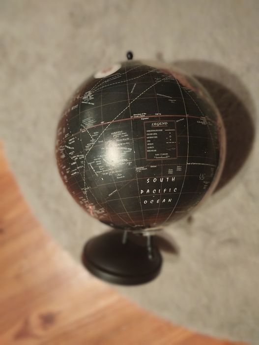 Globus czarny 30 cm