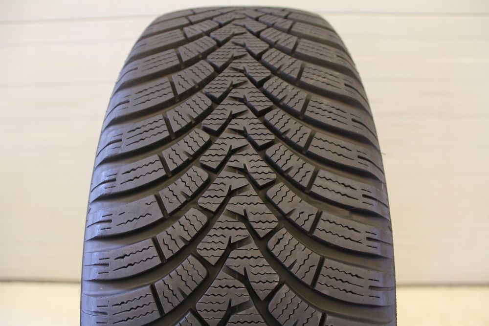 opony zimowe falken eurowinter hs01 215 60 16 99h jak nowe