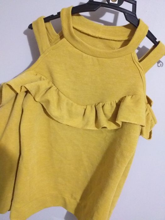 Bluza z odkrytymi ramionami