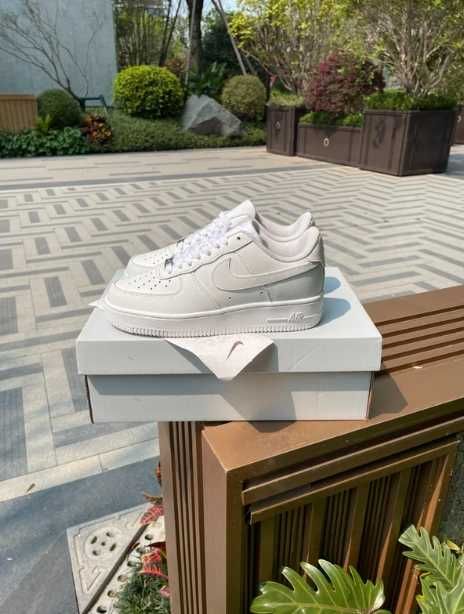 Buty Nike Air Force 1 Low '07 White R.41