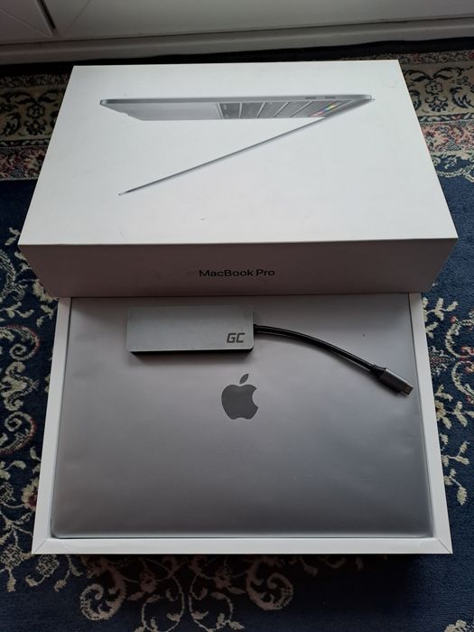 MacBook Pro 13 calowy
