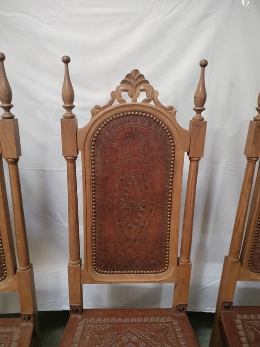 Conjunto de 8 cadeiras de couro/cabedal/pele