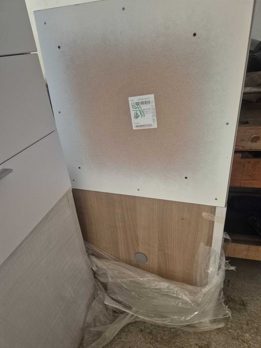 Conjunto de móveis novos.