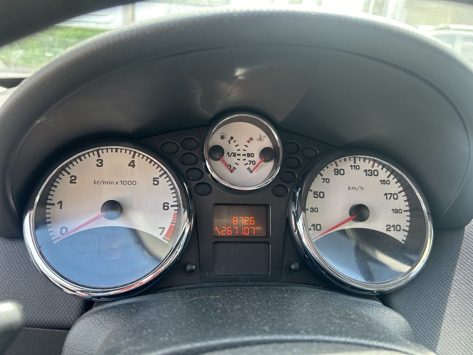 Peugeot 207 робот