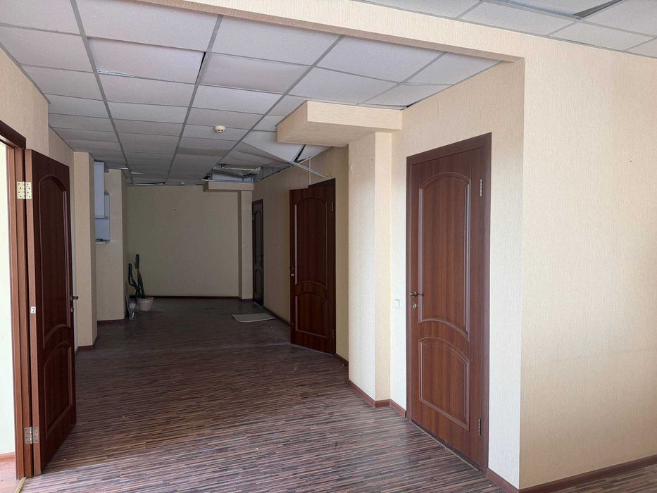 Будівля 3200 м2 Лепсе 16 (Вацлава Гавела 16)