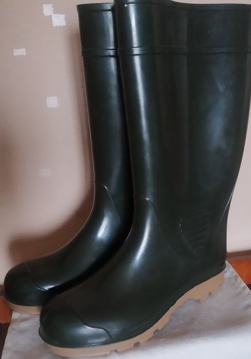 Резиновые сапоги р - 44 и 45