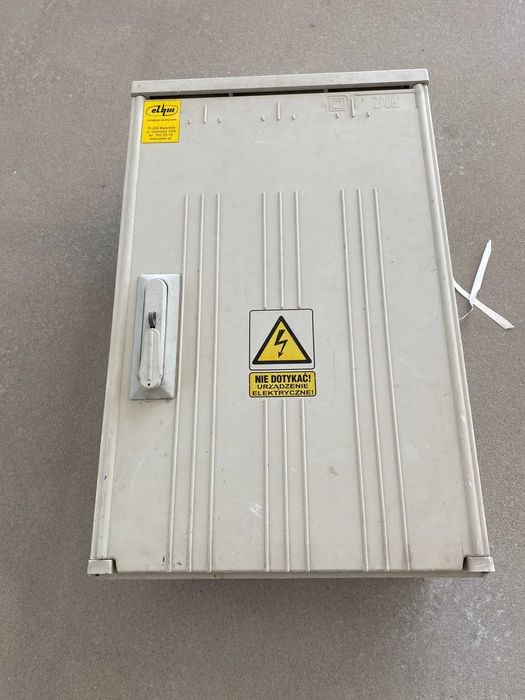 skrzynka elektryczna rozdzielnia