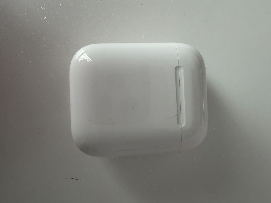 Продам навушники air pods 2 , б/у не працює правий навушник